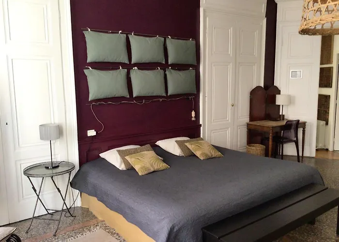 Nuit Au Second D Hotes Bed & Breakfast 3*