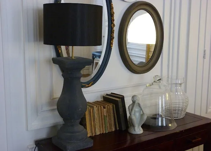 Nuit Au Second D Hotes Bed & Breakfast 3*